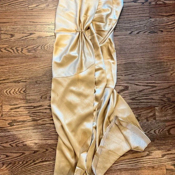 Two piece v Chatman set - Picture 2 of 4